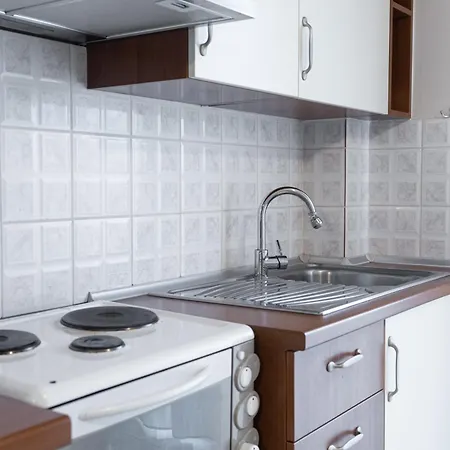 Estia Apt. With Parking 아파트 라리사