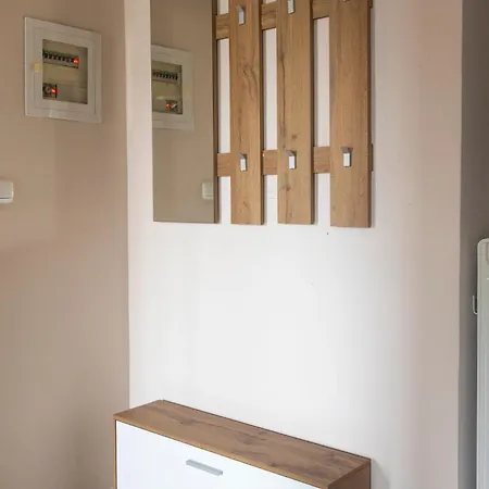 Estia Apt. With Parking 라리사